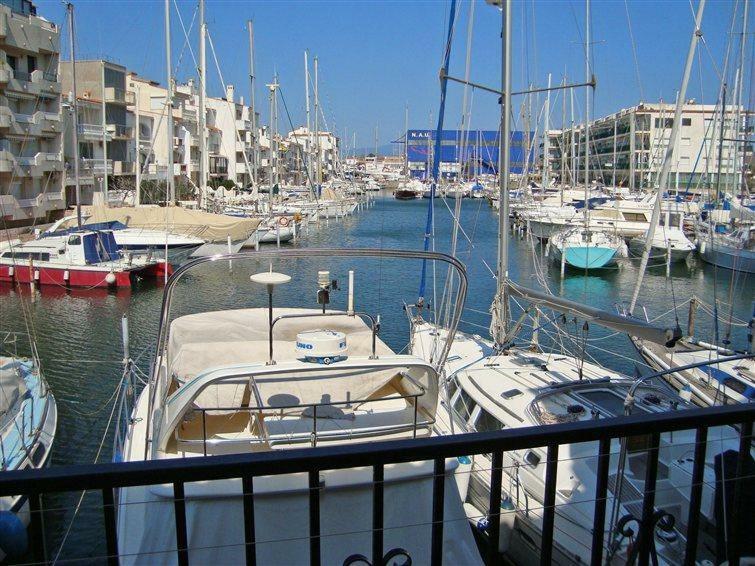 Marina Residencial Apartment Empuriabrava Exterior photo